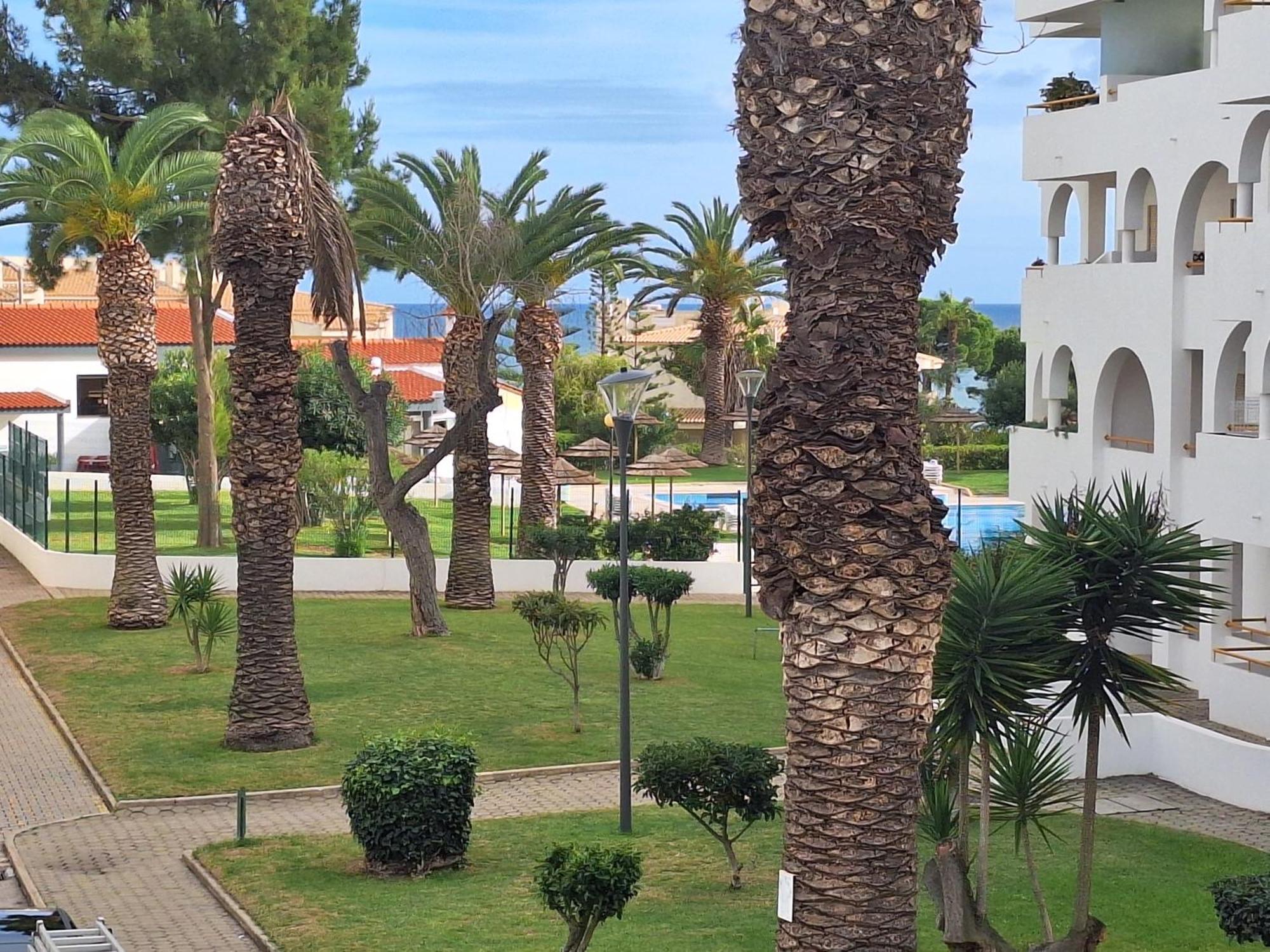 Palmeira Sol- 2 Bedrooms 300M From The Beach Ocean View Porches  Kültér fotó